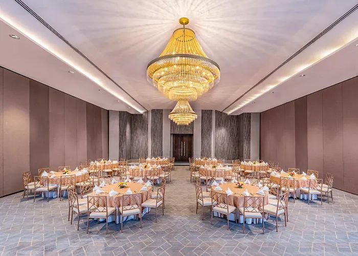 Summit Galleria 호텔 3*