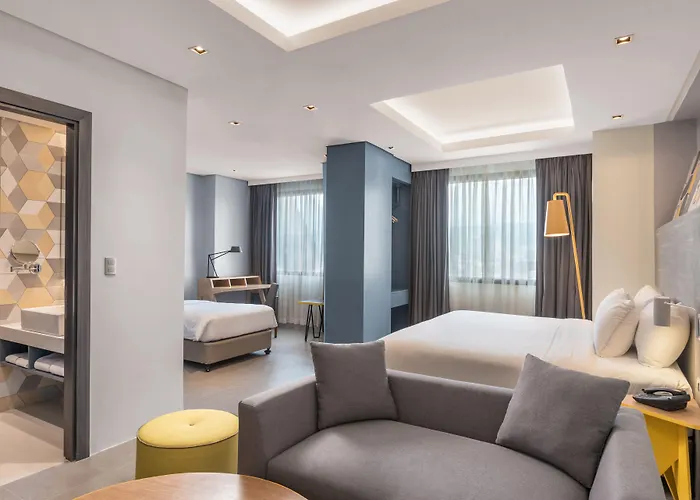 Summit Galleria 호텔 3*