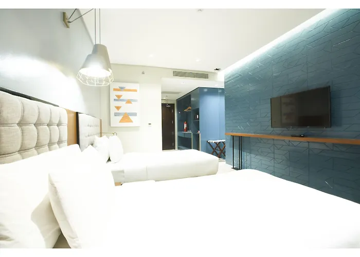 Hotel Summit Galleria 3*