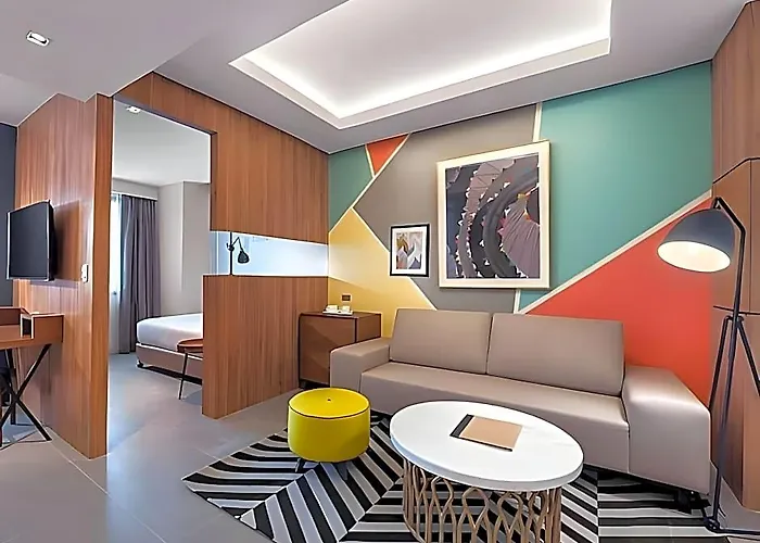 Summit Galleria 3*