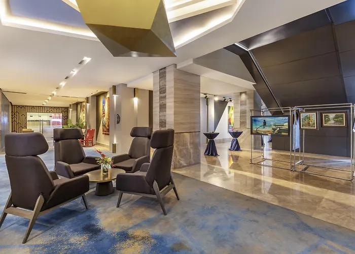 Summit Galleria Hotel 3*