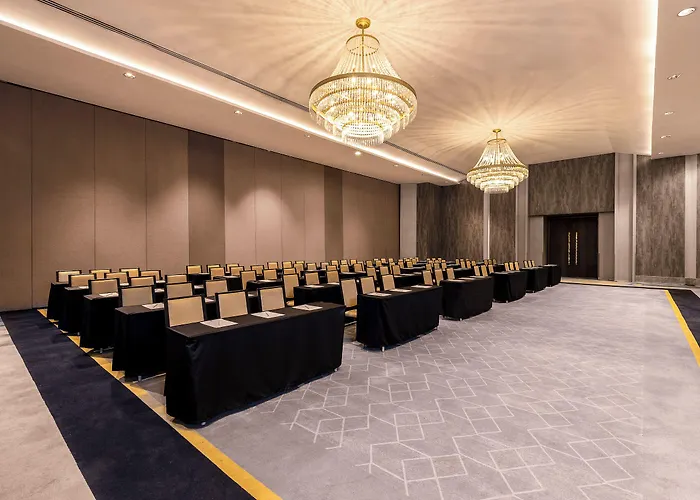 Hotel Summit Galleria