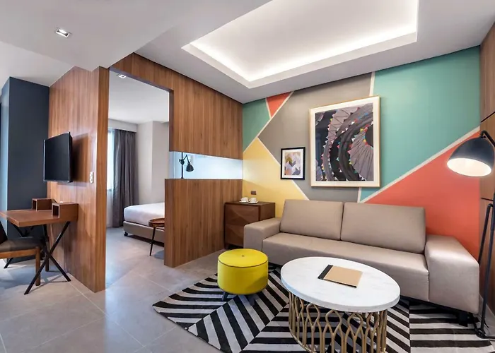 Summit Galleria 3*