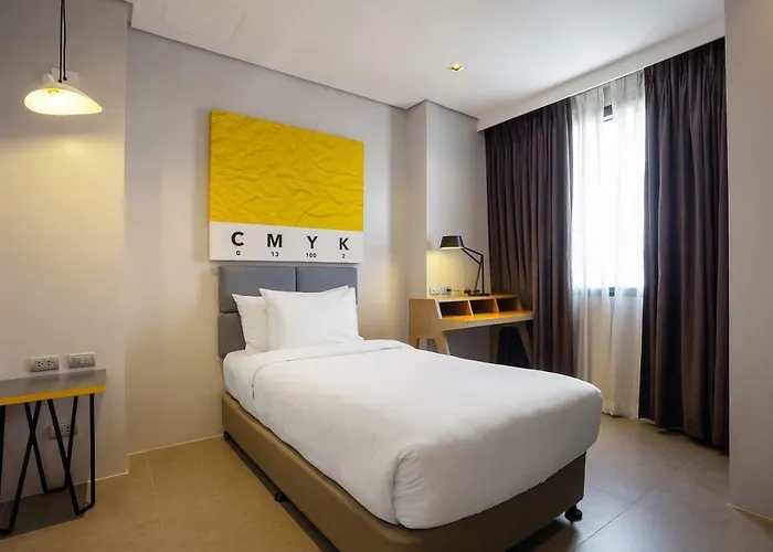 Summit Galleria 3*