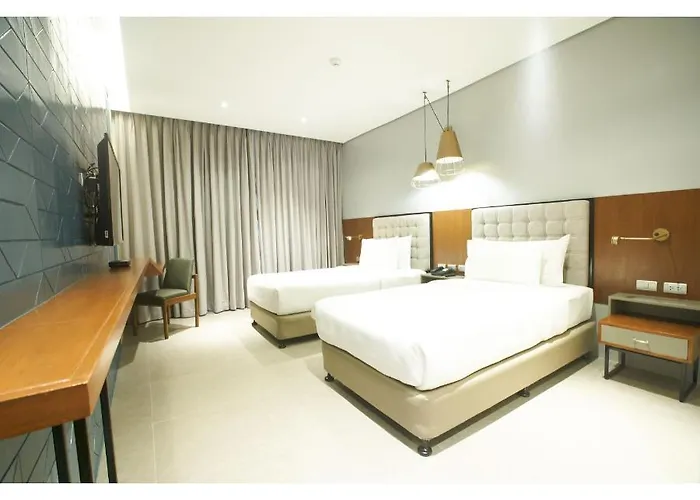 Hotel Summit Galleria 3*